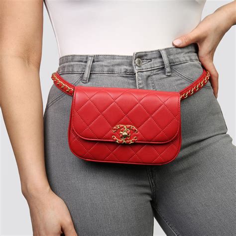 sac chanel 19 rouge|Chanel 19 waist bag.